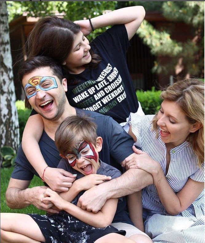 澤倫斯基與家人。（圖／翻攝自IG@zelenskiy_official）